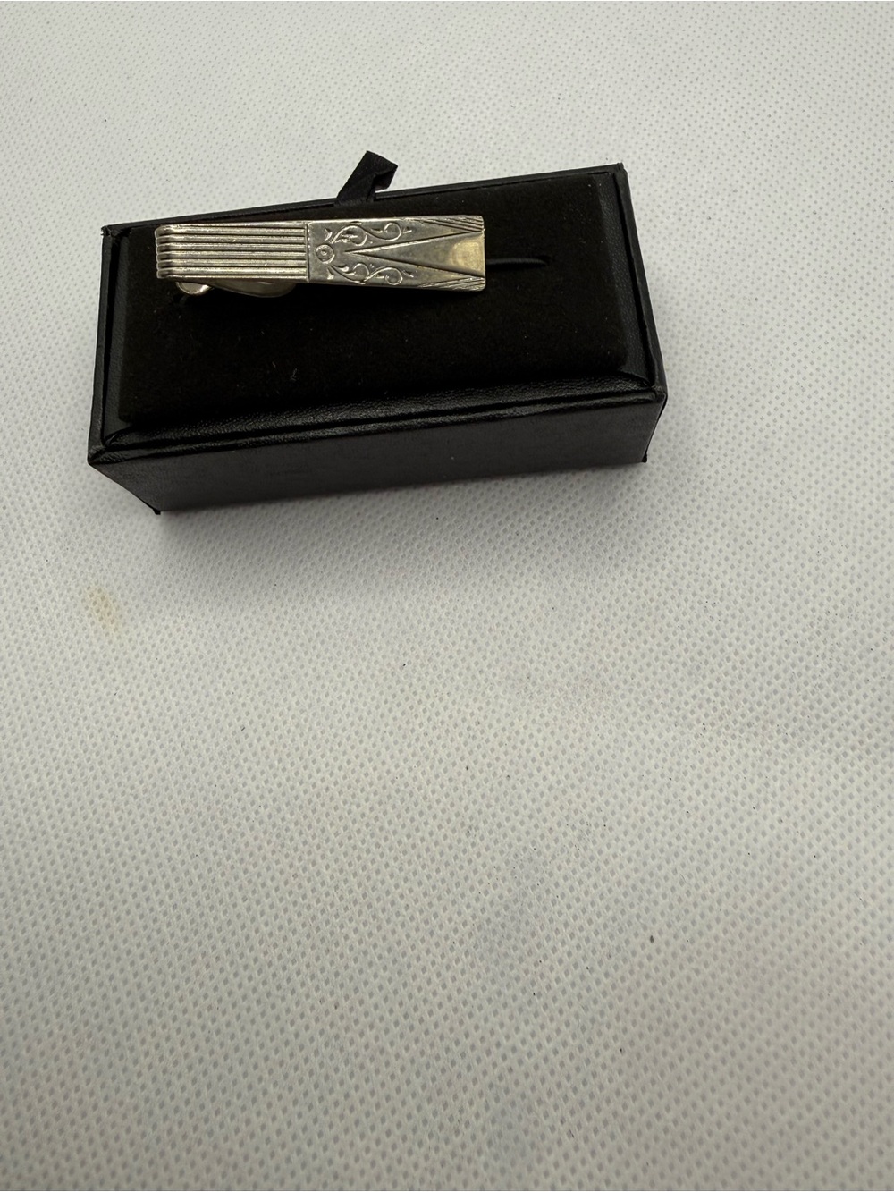 Silver Patterned Men's Tie Clip - Classic Silver Finish